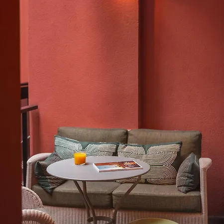 Miss Fuller Hotel Paris