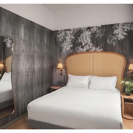 Miss Fuller Hotel Parijs