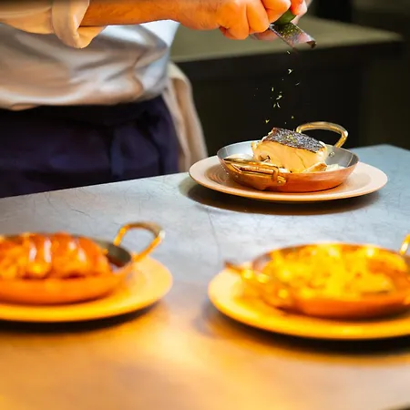 Miss Fuller 호텔 4*