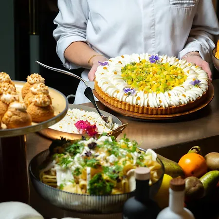 Miss Fuller 호텔 4*