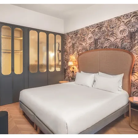 Miss Fuller 호텔 4*