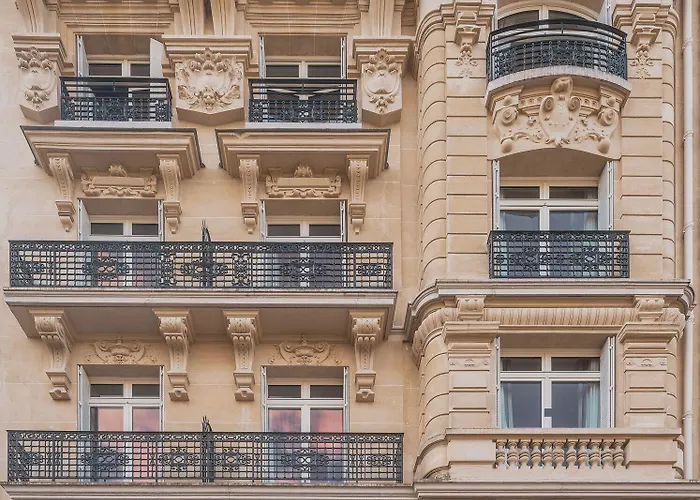 Miss Fuller Hotel 4*
