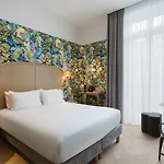 Miss Fuller Otel 4*