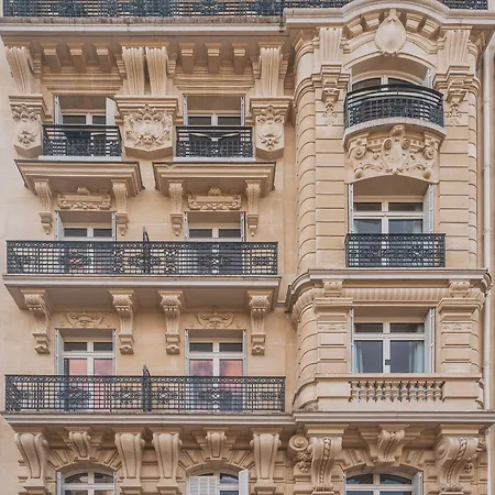 Miss Fuller Hotel 4*
